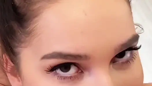 БОЛЬШОЙ ХУЙ НА ДЕСЕРТ - брюнетка с большими сиськами остановилась перед сочным минетом и трахом сисек после спортзала в видео от первого лица