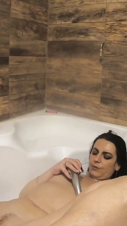 Kinky MILF Games with Mega Orgasm in Bathtub at Home