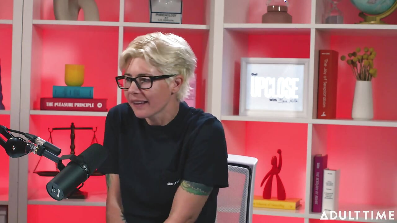 Octavia Red: Crescendo Christian &Loving Gay Porn - the Adult Time Podcast
