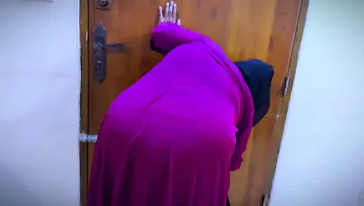 Big Ass Curvy Egyptian Hot Maid Stuck Under Chair Then I See Her Naked Ass & Start Masturbation