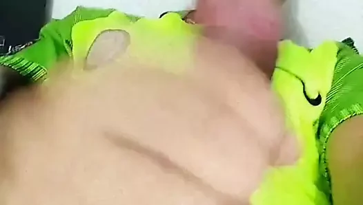 Tek çocuk pençe yapıyor