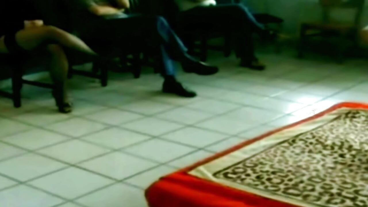 Gordinha francesa prostituta fodida duro em um trio quente
