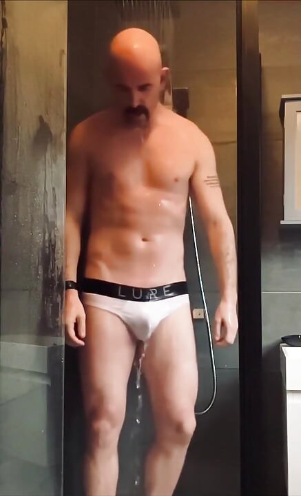 Who Likes Hot Guys in the Shower?