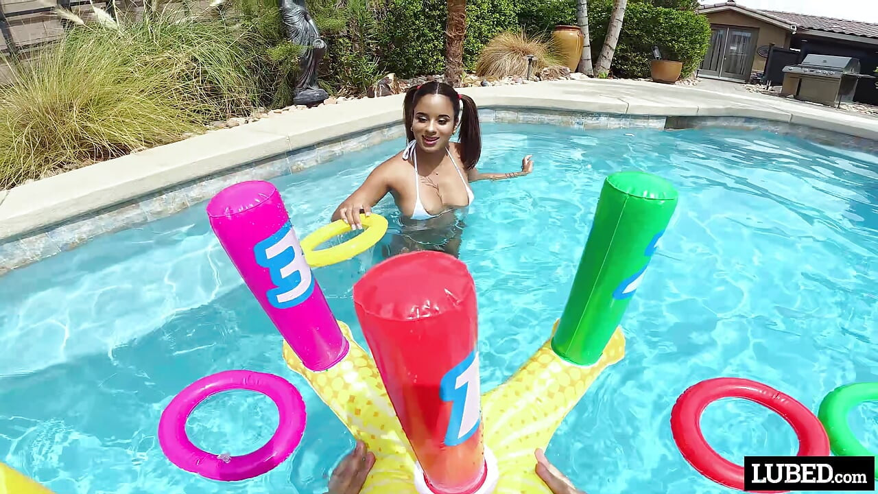 24 hours of summer: pool day with my boyfriend