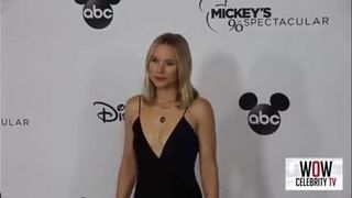 Kristen Bell mit Stöhnen