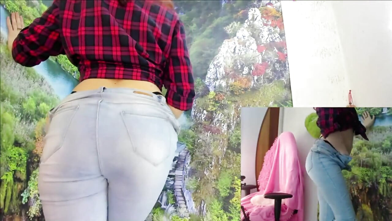 Charming MILF Takes off Her Clothes and Fucks Herself to Squirt