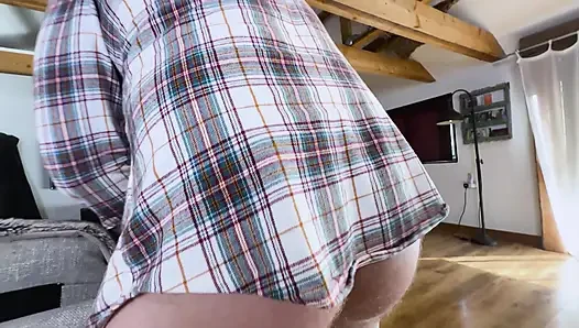Hängend schlampe hart von einem verheirateten paar gefickt.