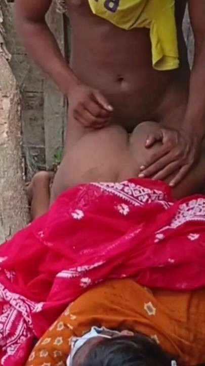 Viral sexy video of me fucking my hot young stepmom – Bangladeshi | Clip 2