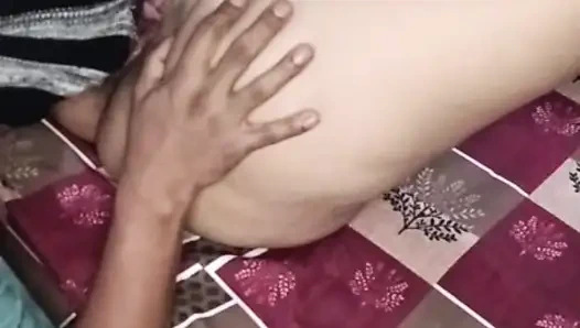 Istri suami bermain peran dengan perampok dan pemilik rumah