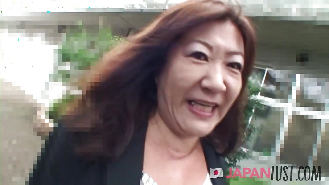 Lovely Japanese amateur granny still in her sexual prime