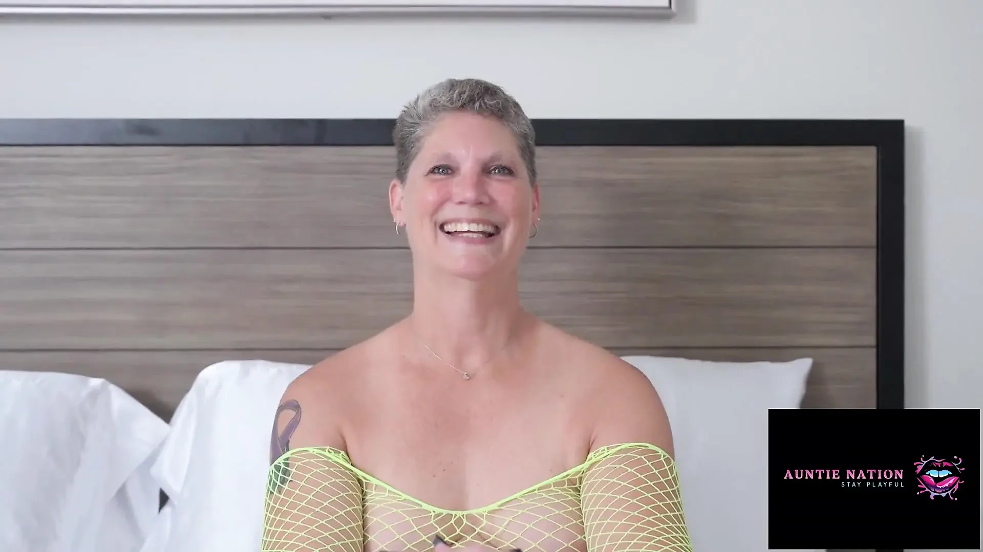 Short hair,big ass,interracial