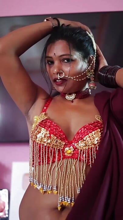 Chachi accidently sent nude pics to her bhatija, stepson ask her for fuck and she fucked by bhatija in HINDI Audio