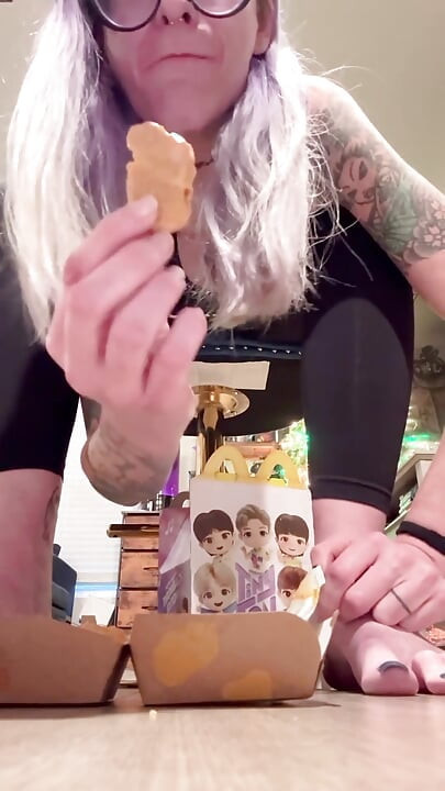 Snack-sized 67 Giantess Vs. Tiny Meal