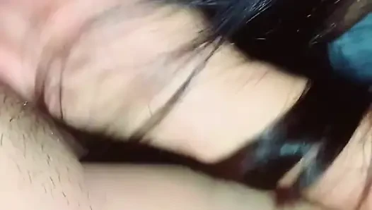 Yaramaz üvey kız kardeşim odama geldi ve ağzına boşalana kadar yarağımı emdi