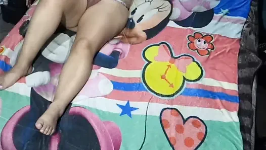 Эта сучка кричит, чтобы ее трахнули