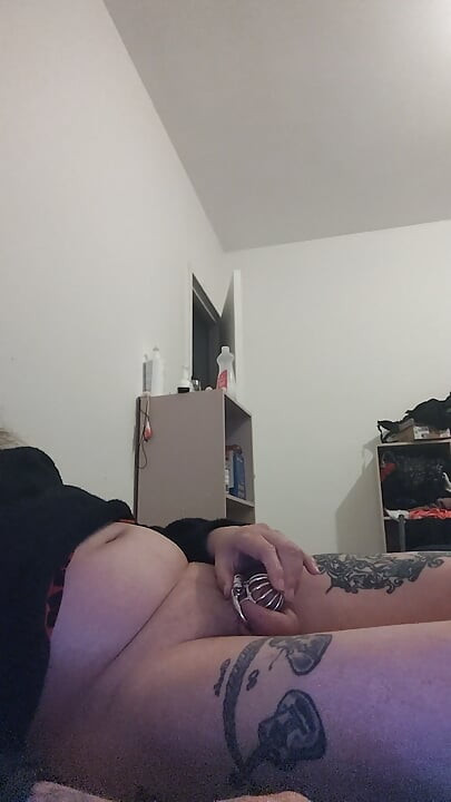 Zaključavam kurac svoje patetične platke