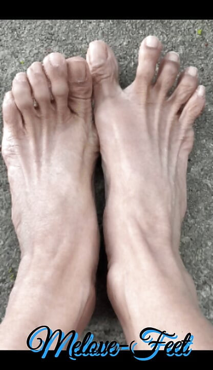 Compilation of Melove Sexy Feet Pictures