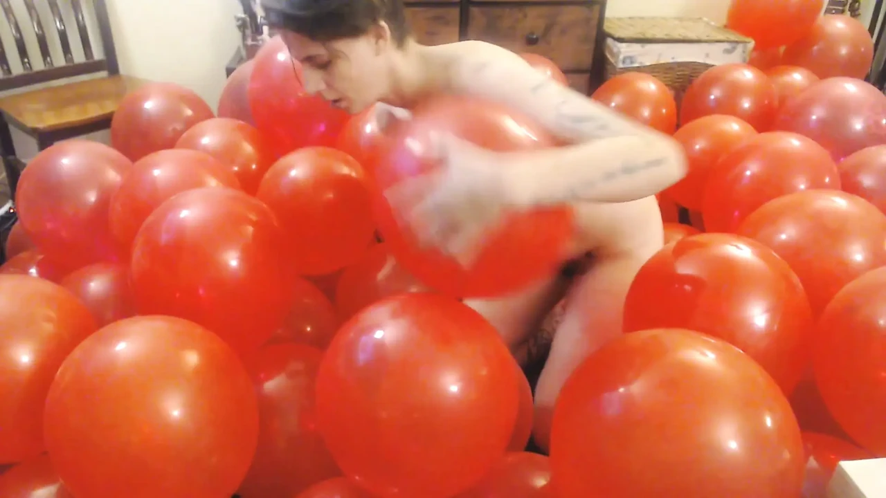 Big bundle of red balloons nude
