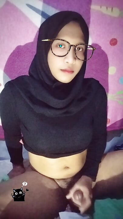 Hijab Girl Goes Home From Work
