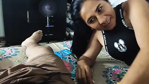 He massages me with his feet and we end up fucking Anderken Adriana