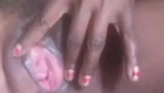 Kalpana bhabhi ne chut se pani nikal diye