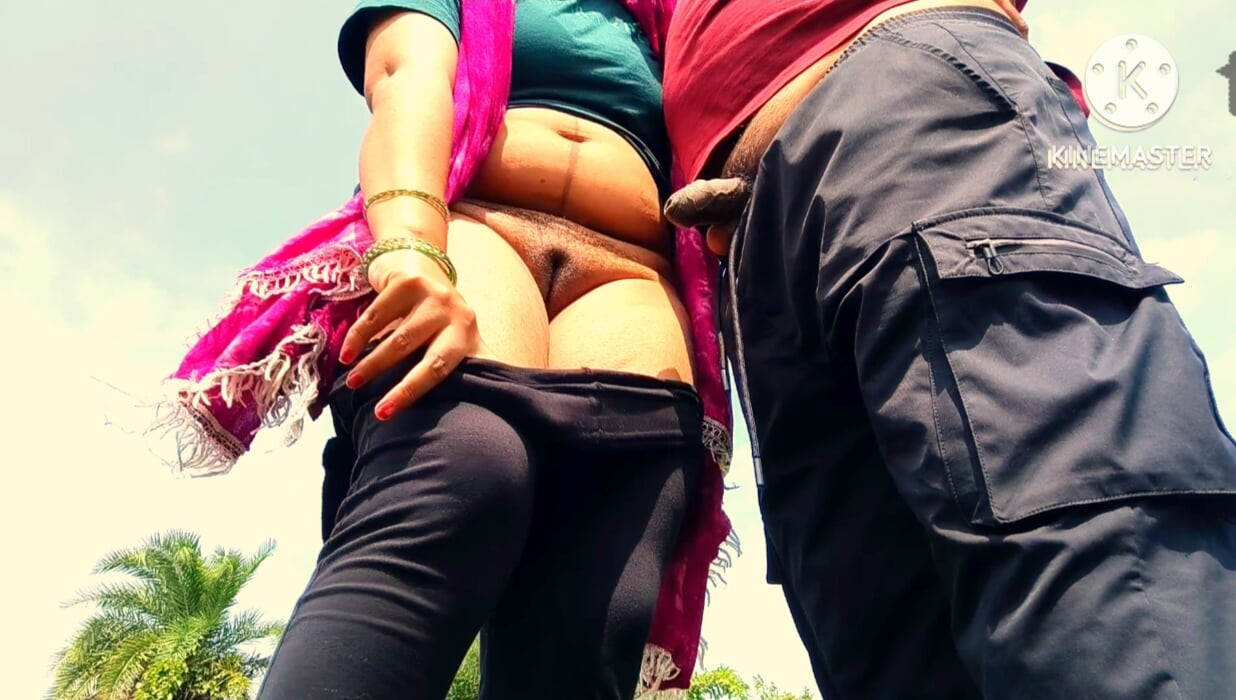 Outdoor sex and Blowjob by Indian rich girl hot Hindi sex video
