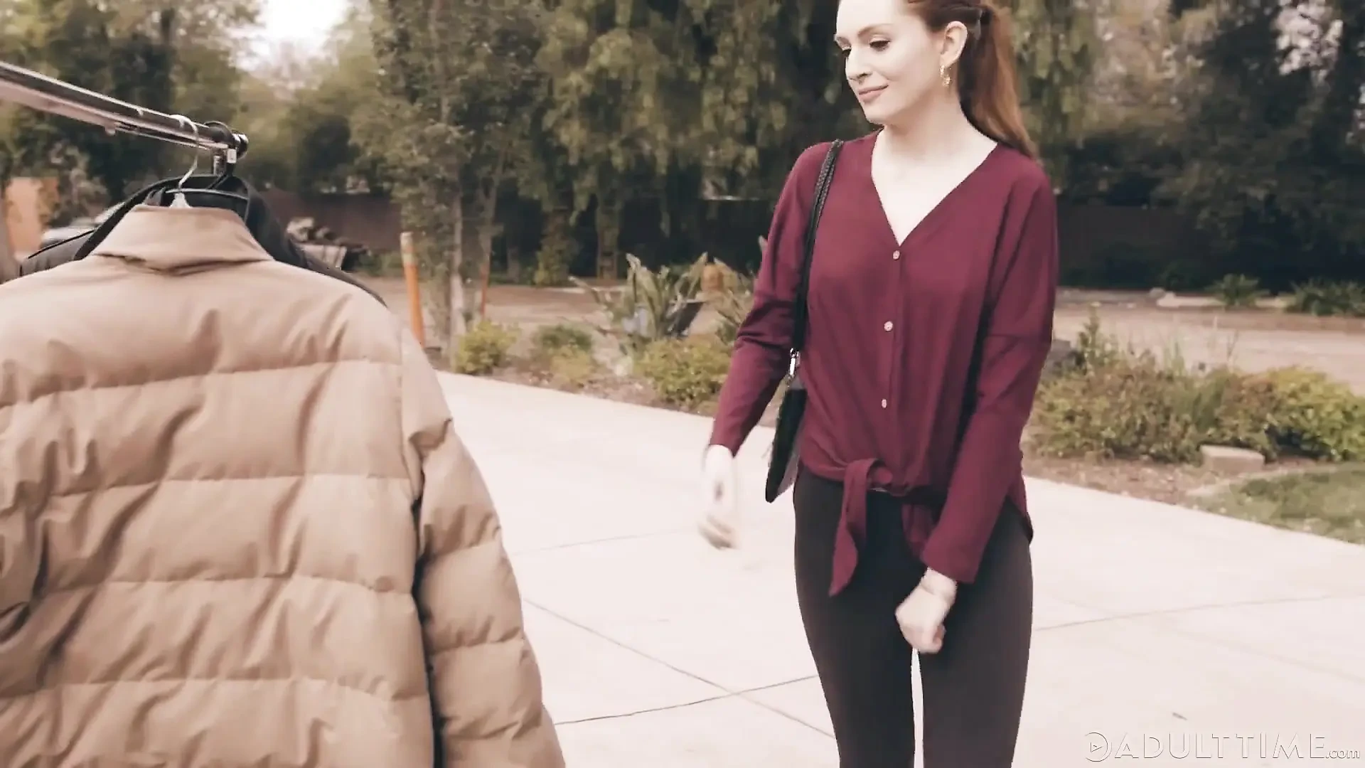 Transfixed - Maya Kendrick's Passionate Sexual Encounter with Gorgeous Stranger Aspen Brooks