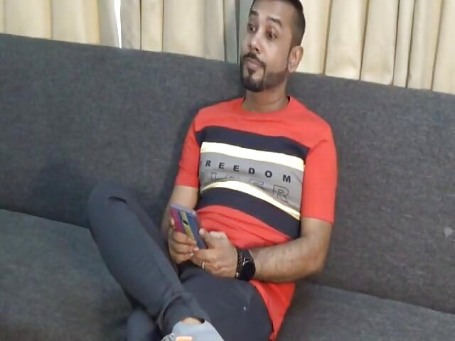 Un mec baise une belle fille. Audio hindi complet