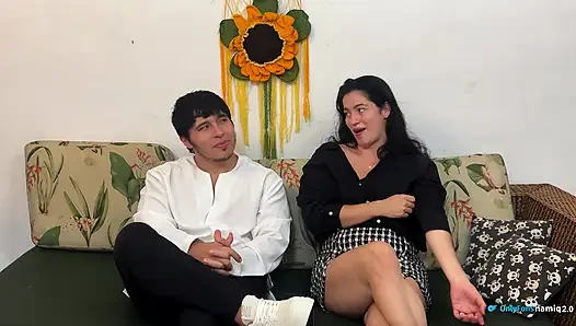 Ben kocamla telefonda konuşurken patron sikiştiğim için maaşıma zam yapıyor!