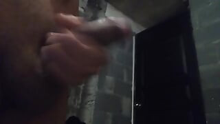 Pervers dans la salle de bain