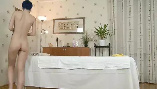 Genç Ekaterina Kalichak bir Rus fahişe amcığını alıyor