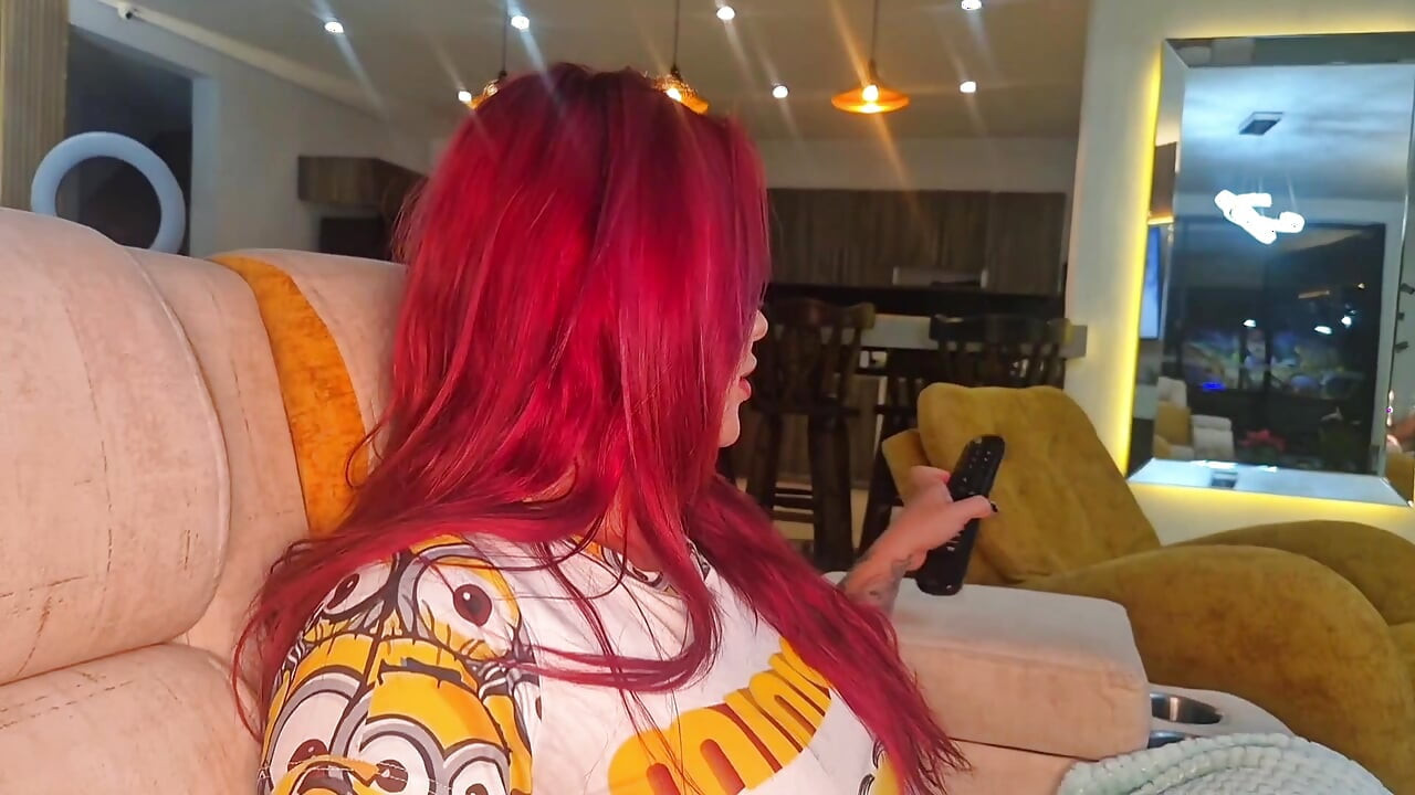 I Tease My Cuckolded Stepsister While Riding Her Boyfriend's Cock Without a Condom