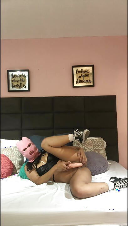 Teman wanita menghantar video panas saya melancap pepeknya.