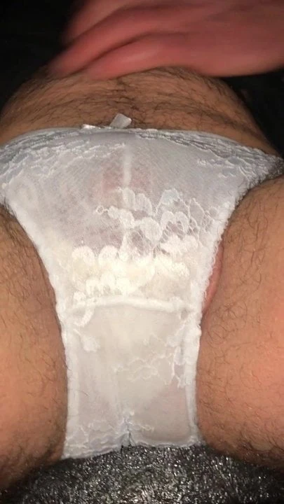 Pissing through white lace ... Pt.1