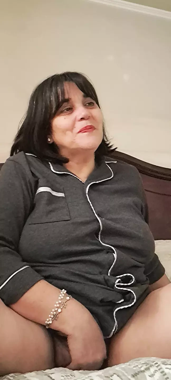 You want to see everything about Stepmother to masturbate