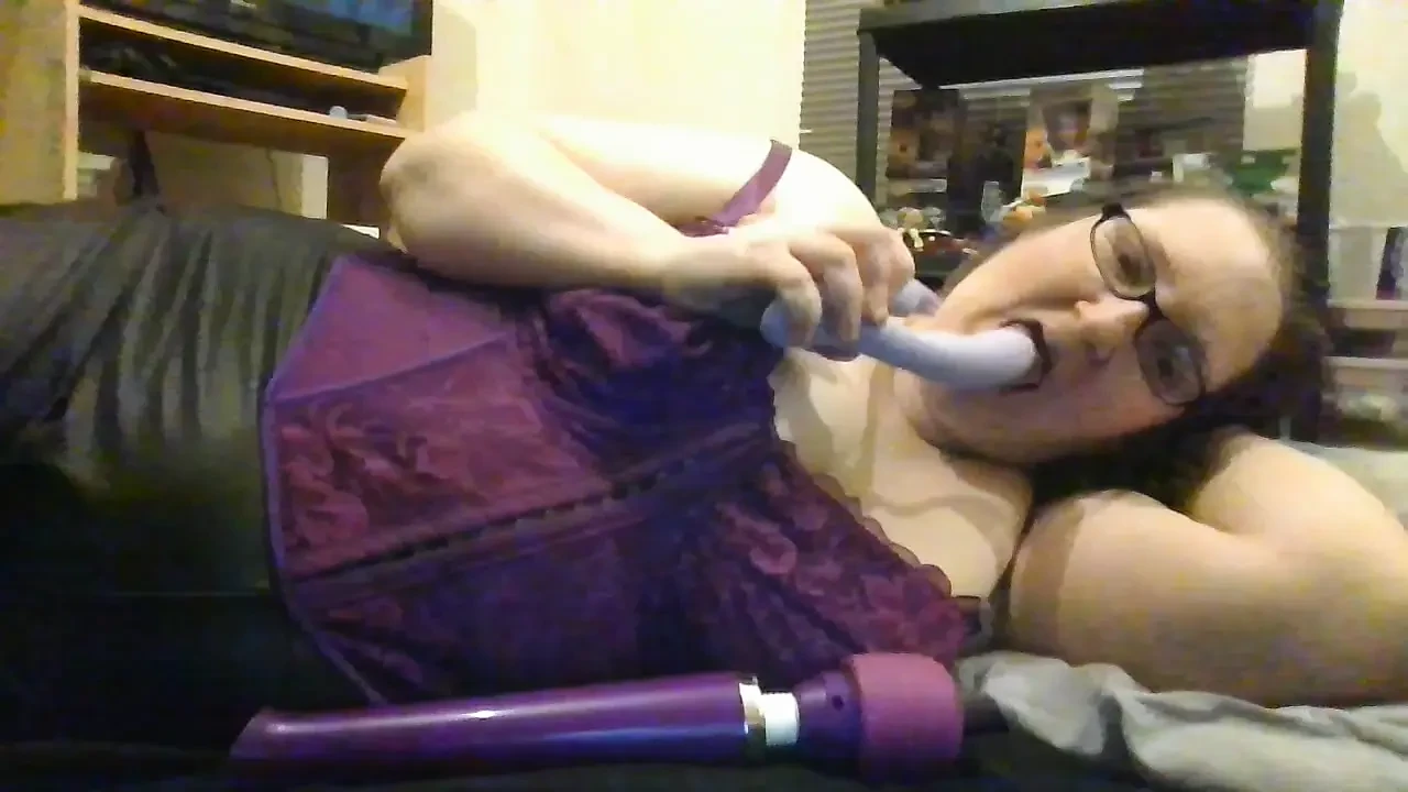 solo wife playing
