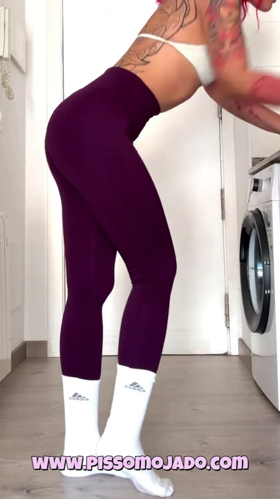 Teen Wetting After Gym: Got Home Desperate To Pee & Pissed My Leggings | Clip 1