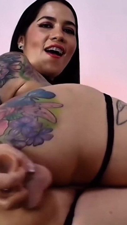 Erkek delisi edepsiz gerçek zamanlı anal mastürbasyon | Klip 1