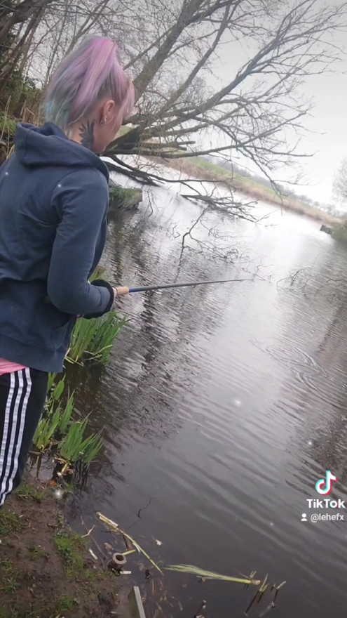 Jeg fanger fisk og menn – fisketuren blir til en slafset blowjob