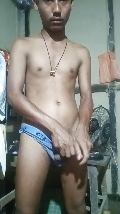 Desi hot young boy masturbation