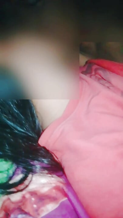 Having sex quickly with the neighbor's wife from the neighbor's room moved to his room