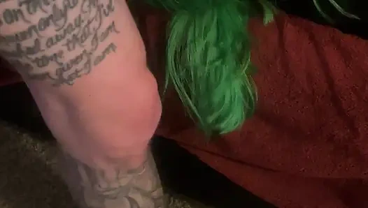 Sevimli kız Amber Green'in yüzü sikiliyor