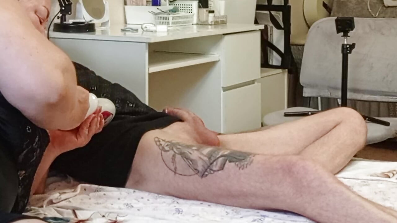 Stepmom hands off my hard cock before cumshot