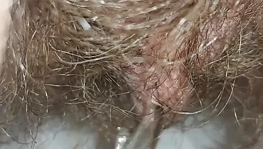 Tuvalete işerken çekilmiş yakın çekimim