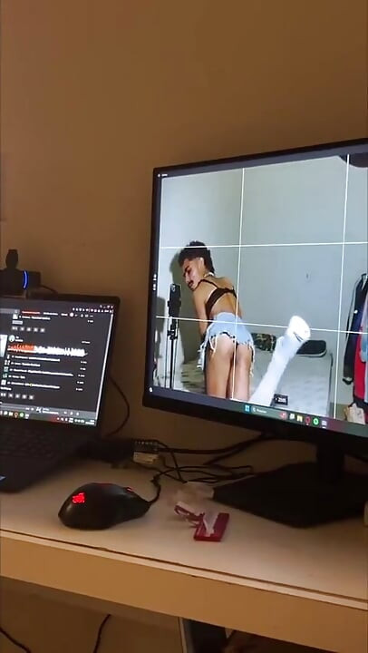 Sex Siren with Cumshot