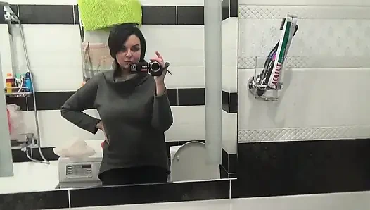 Kate sering kencing dengan memek berbulu setelah putus asa lama