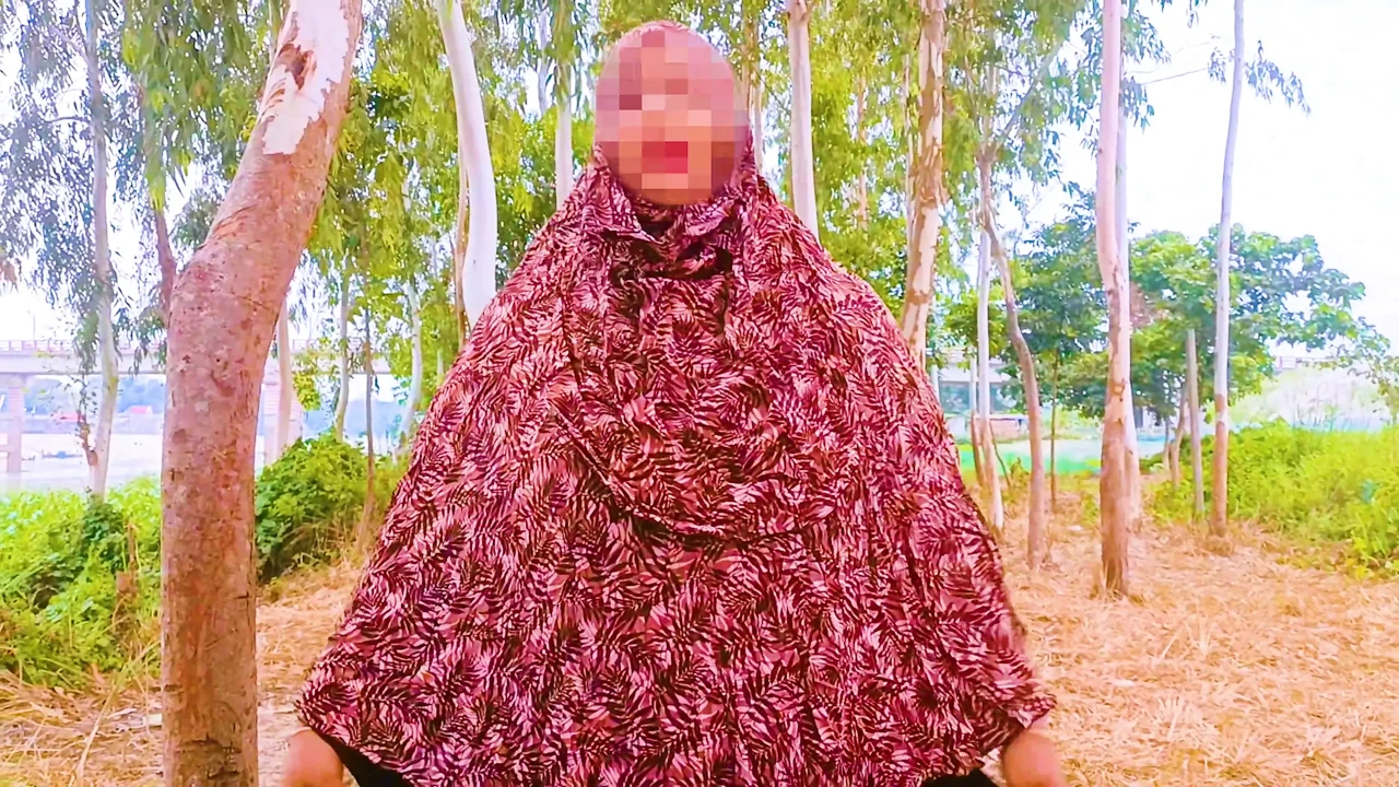 Desi village outdoor girls came home and sucked dick