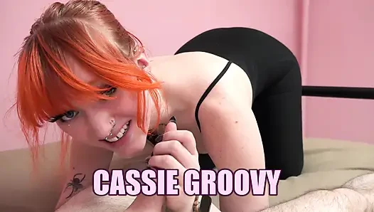Logan bekommt einen blowjob von dem sexy alten mädchen cassie groovy