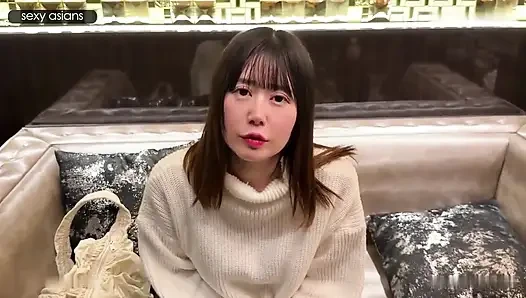Istri semok ini ditawarin sama suaminya untuk sama pria lain Pertemuan terlarang berakhir dengan creampie yang dalam.