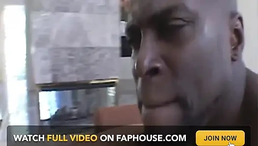 Schönes ebenholz-schätzchen gefickt &gesichtsbesamung von BBC